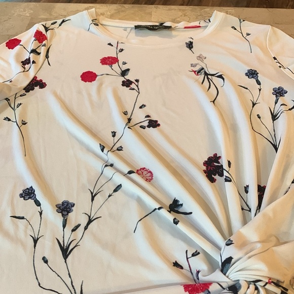 Ivanka Trump floral top - Picture 3 of 3